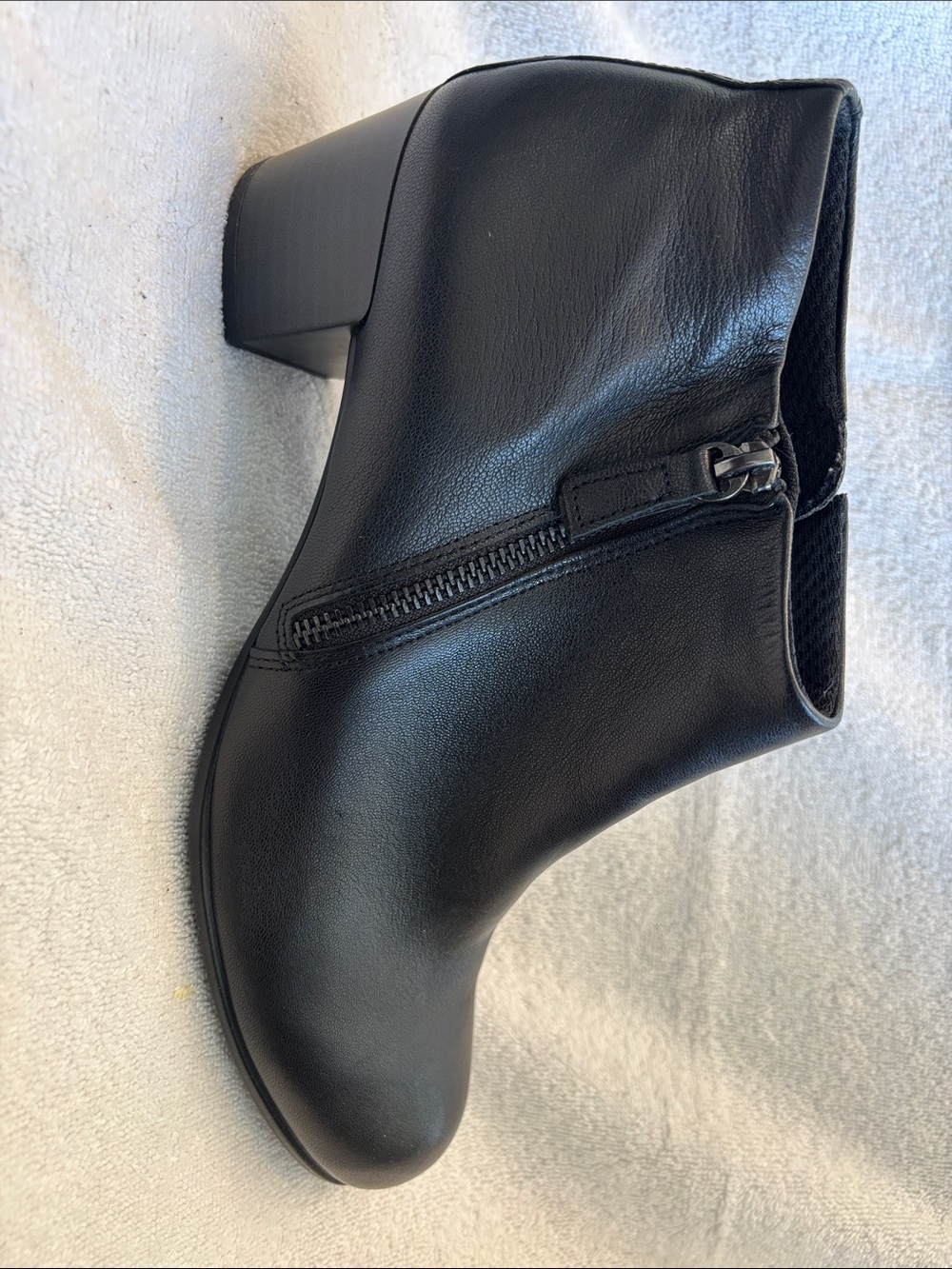 Ecco New Black Leather Ankle Boot with Side Zip and Block Heel